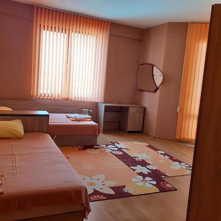 ברקוביצה Gelov Hotel מראה חיצוני תמונה