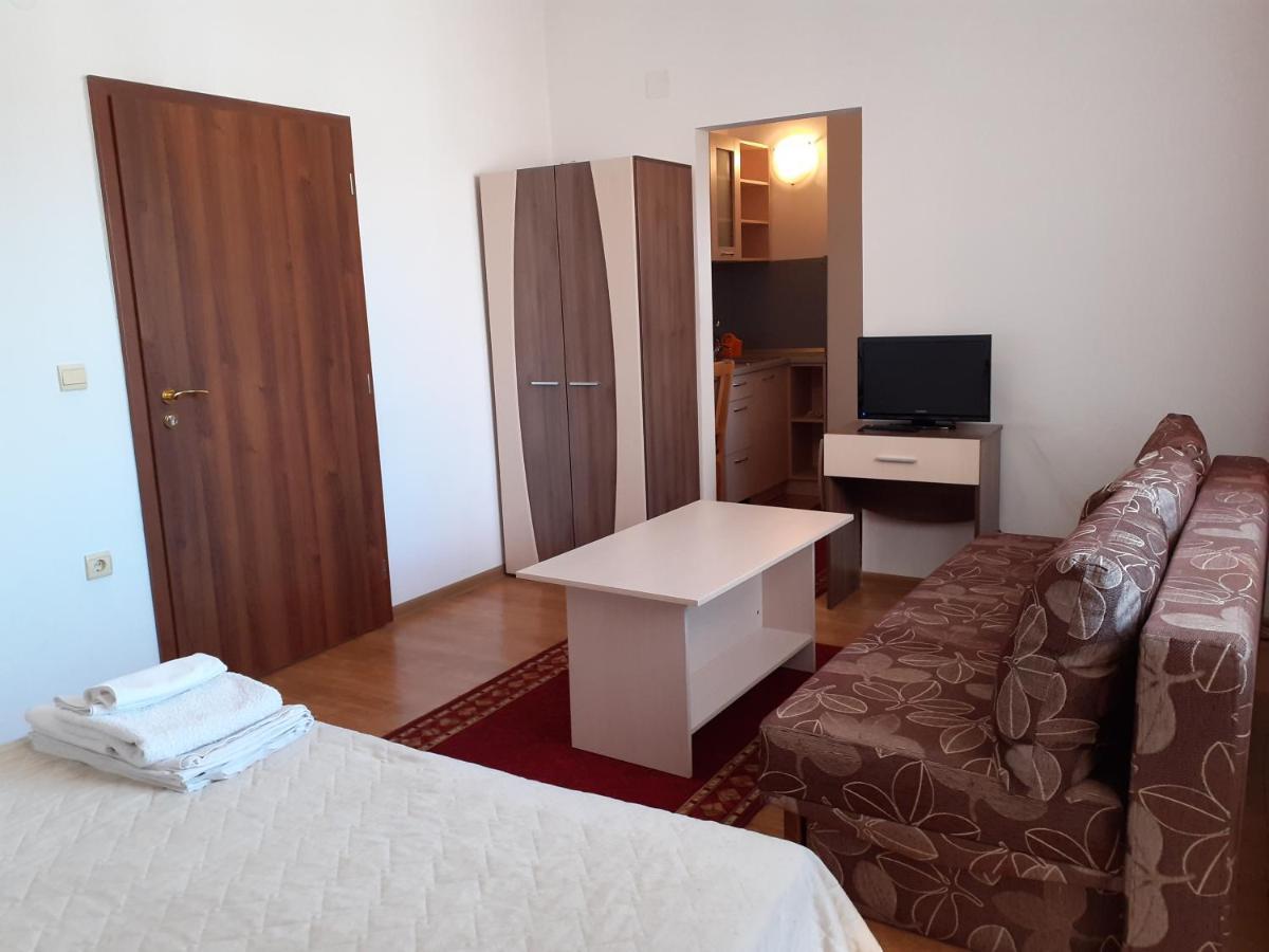 ברקוביצה Gelov Hotel מראה חיצוני תמונה