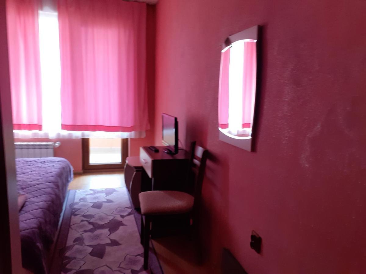 ברקוביצה Gelov Hotel מראה חיצוני תמונה