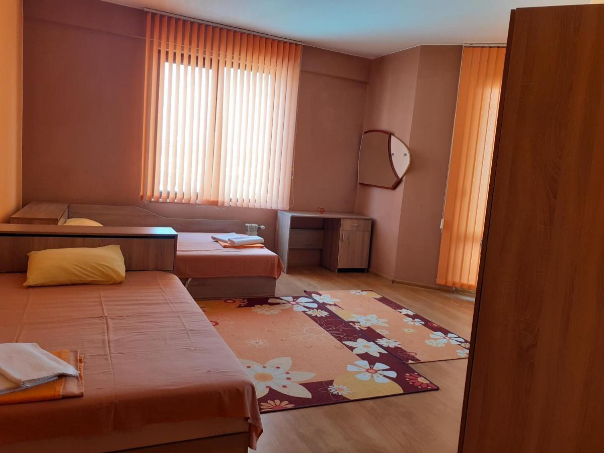 ברקוביצה Gelov Hotel מראה חיצוני תמונה