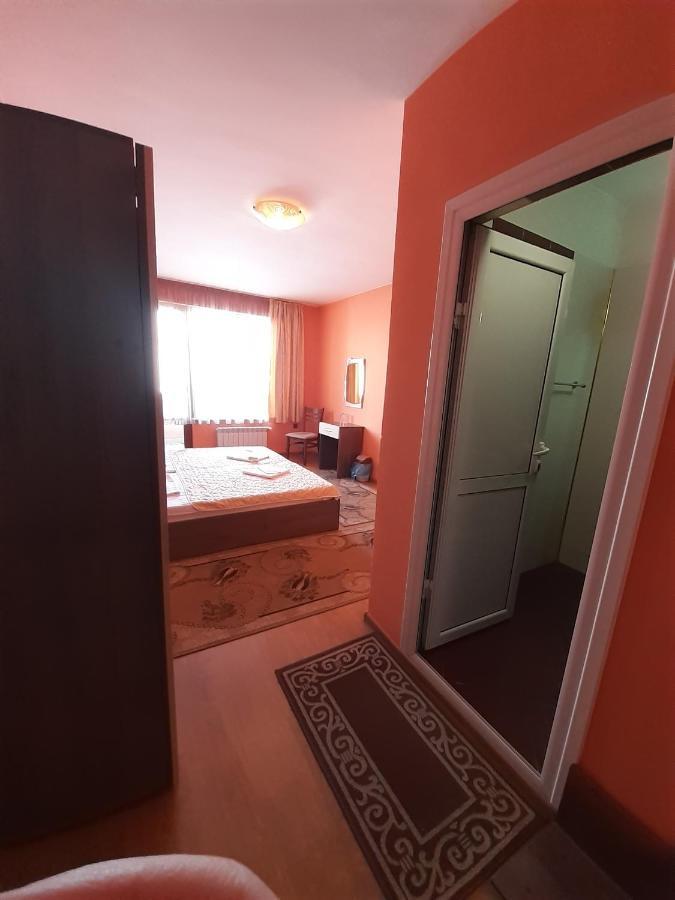 ברקוביצה Gelov Hotel מראה חיצוני תמונה