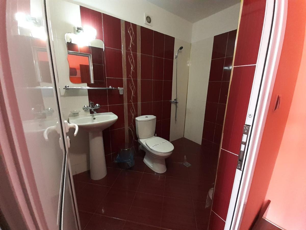 ברקוביצה Gelov Hotel מראה חיצוני תמונה