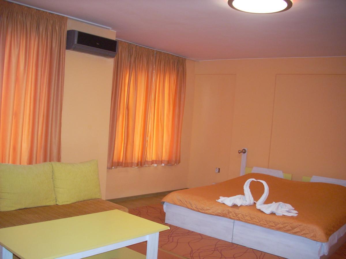 ברקוביצה Gelov Hotel מראה חיצוני תמונה