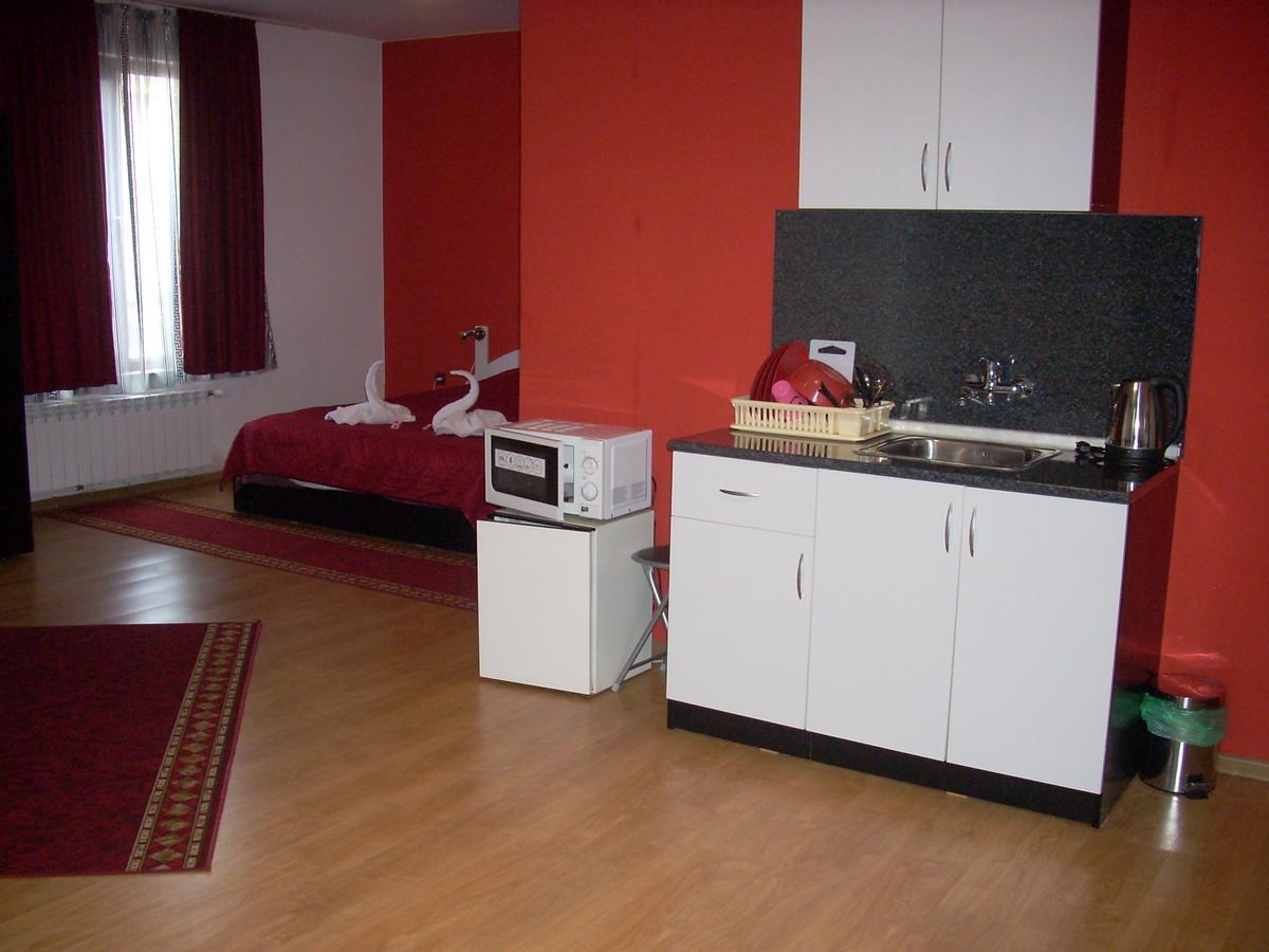 ברקוביצה Gelov Hotel מראה חיצוני תמונה